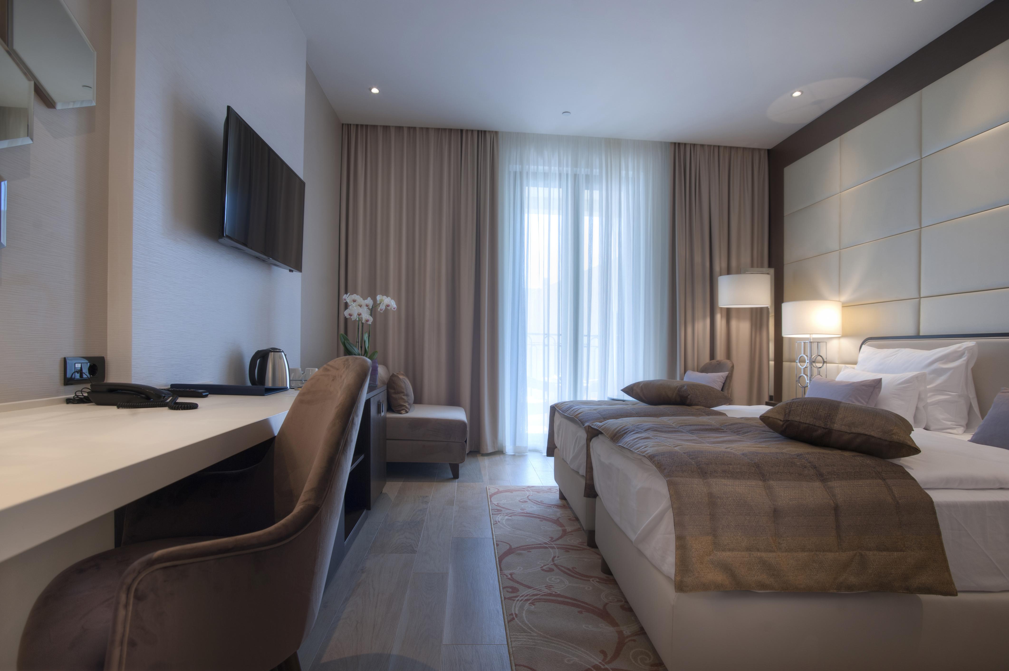 Hotel Riva By Aycon Petrovac Extérieur photo